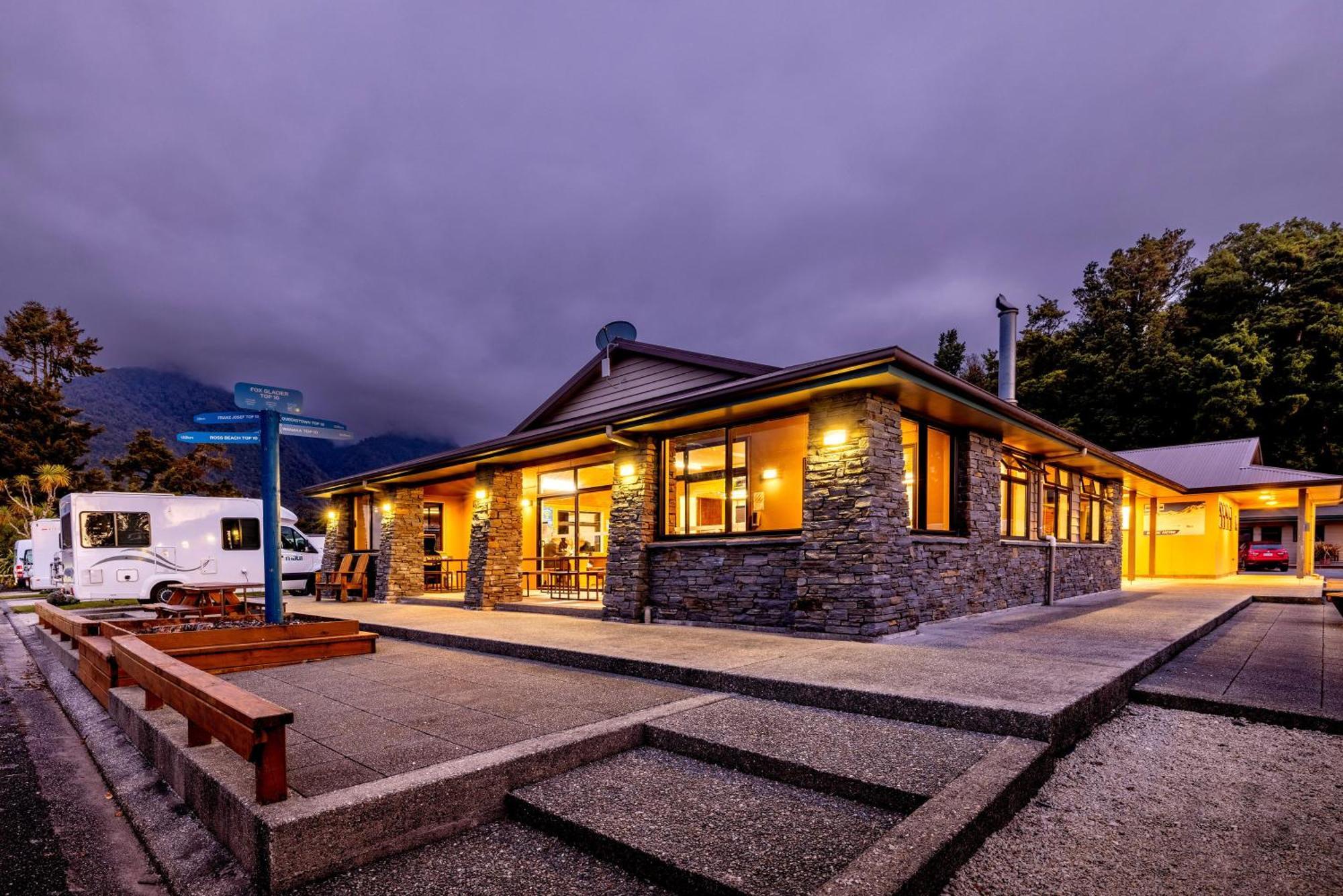 Fox Glacier Top 10 Holiday Park & Motels Eksteriør billede